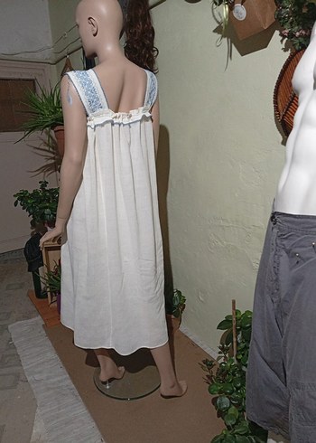 vintage Nakışlı Beyaz Askılı Uzun Gecelik - Görsel 5