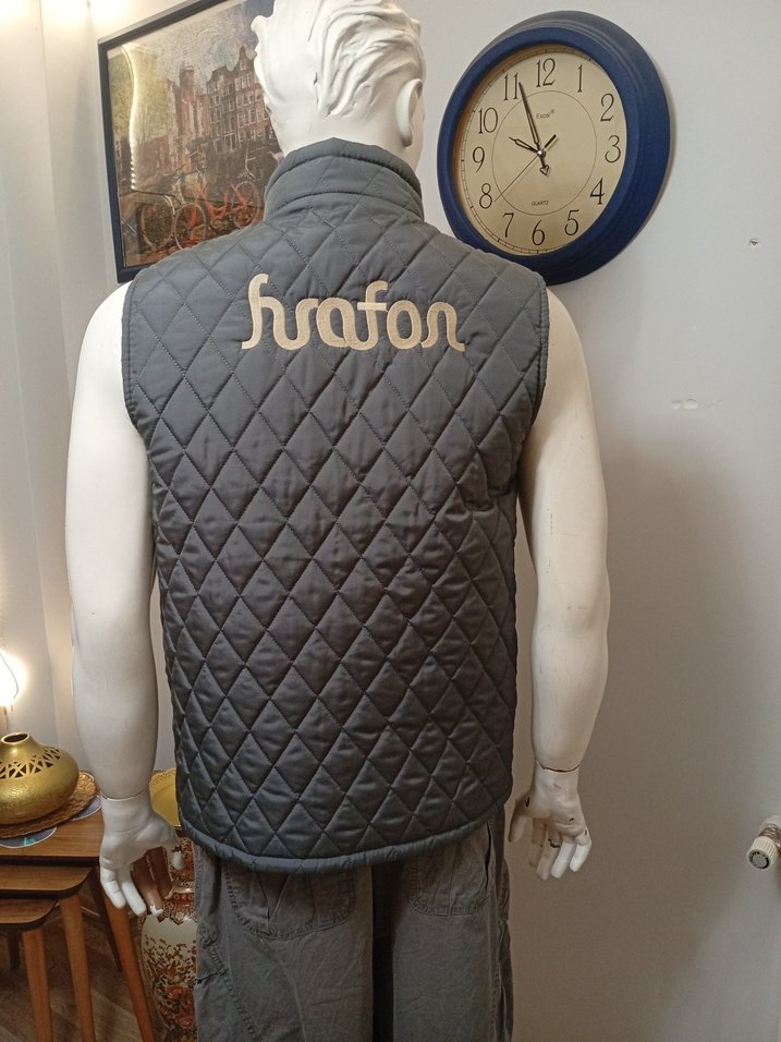 Gri Nakışlı Fermuarlı Erkek Yelek - Görsel 2