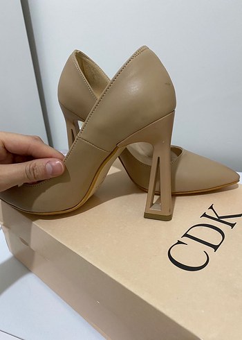 35 Beden Bej Deri Stiletto Kadın Ayakkabı