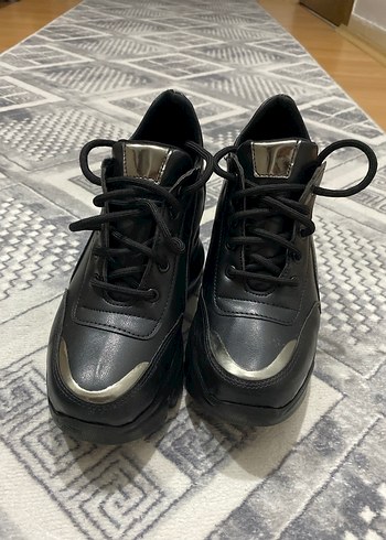 Siyah Yüksek Gizli Topuklu Spor Ayakkabı ( 9 cm )