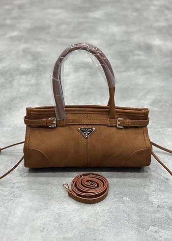 Prada Taba Suet El Cantasi