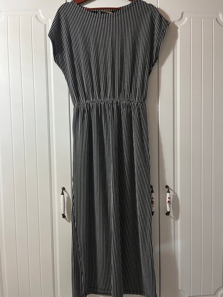 Kadın kız siyah beyaz çizgili elbise - Görsel 2