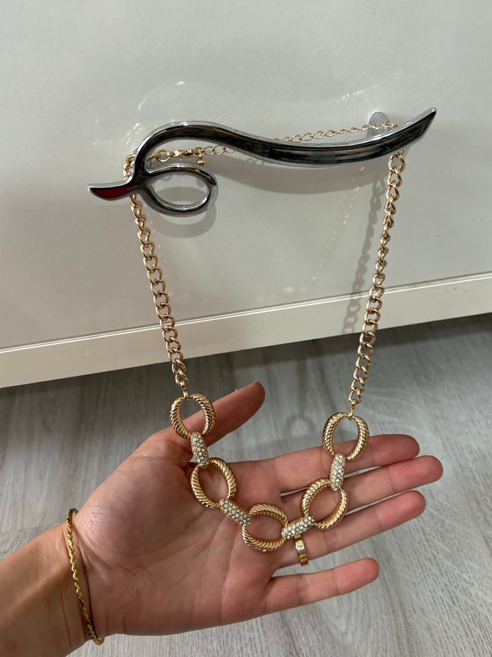 Zincir Detaylı Uzun Altın Kadın Kolye - Görsel 2