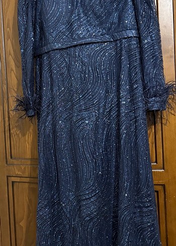 Koyu Lacivert Tüylü Uzun Abiye Elbise - Görsel 4