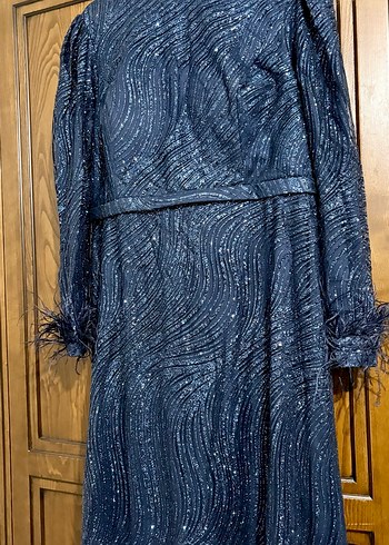 Koyu Lacivert Tüylü Uzun Abiye Elbise - Görsel 2