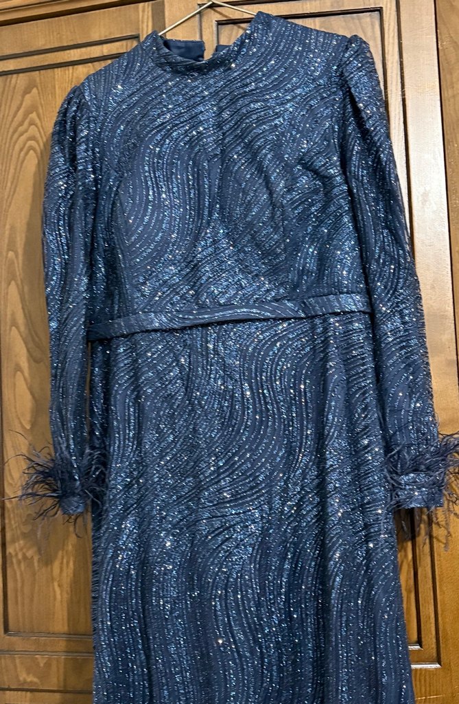 Koyu Lacivert Tüylü Uzun Abiye Elbise - Görsel 3