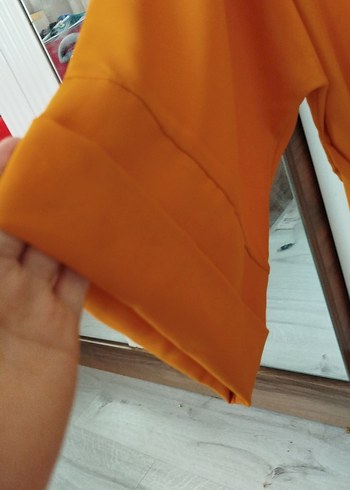 38 Beden Turuncu Düğmeli Kadın Gömlek