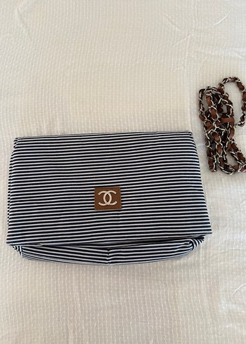 Zincir Detaylı Çizgili Kadın Çanta 30 cm en 20 cm boy