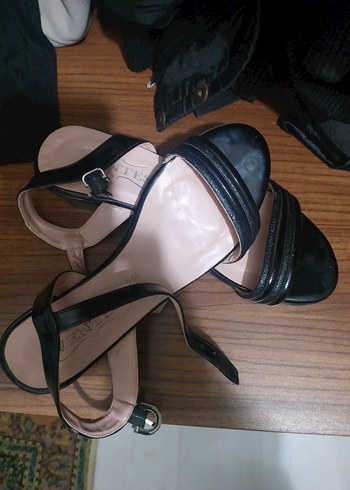 Siyah Rugan  Topuklu Kadın Ayakkabı - Görsel 2