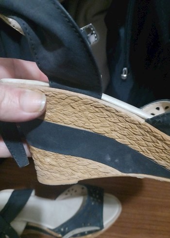 Renkli Baskılı Kadın Dolgu Topuklu Sandalet - Görsel 4