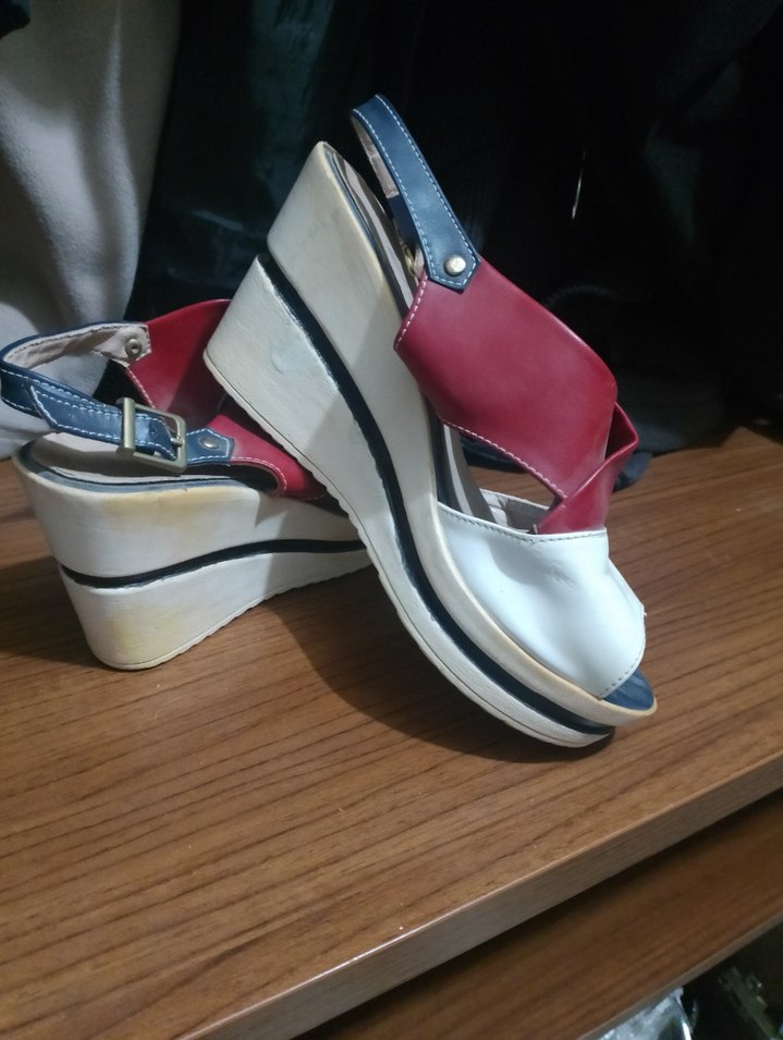 Renkli Baskılı Kadın Dolgu Topuklu Sandalet - Görsel 2