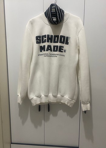 universal Beden Beyaz Baskılı Rahat Kesim Sweatshirt