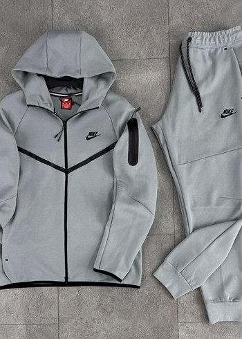 Nike Kadın Lacivert Fermuarlı Eşofman Takımı