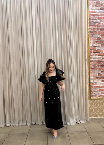 Zara Boncuk İşlemeli Siyah Uzun Elbise