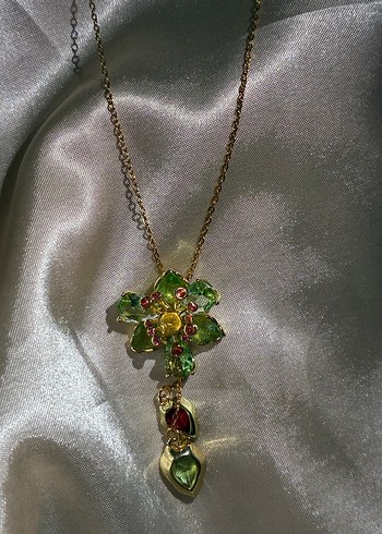 Swarovski lydllia koleksiyon esintili asansörlü yeşil çiçekkolye