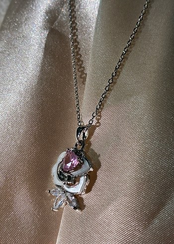 Diğer Gül & Kalp Kolye Pembe Kristal Taşlı