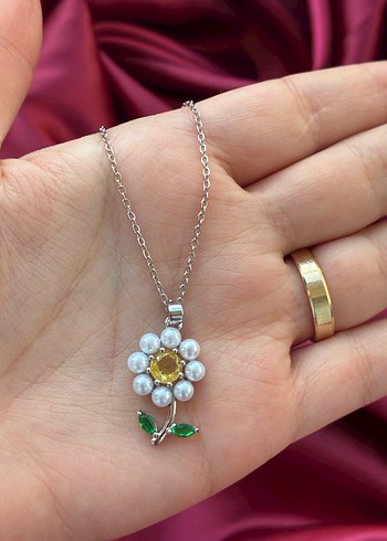 Diğer Sun Pearl İnci Detaylı Çiçek Kolye