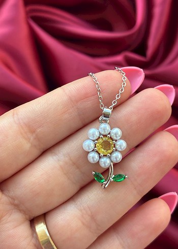 Sun Pearl İnci Detaylı Çiçek Kolye