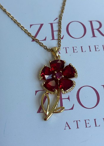 Diğer Crimson Bloom Kırmızı Taşlı Çiçek Kolye