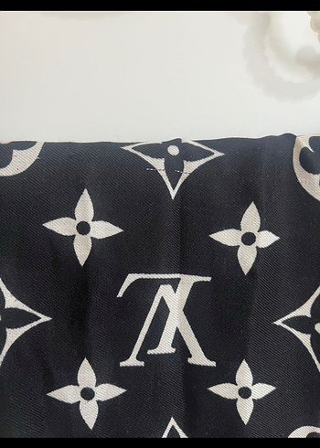 Beden siyah Renk Louis Vuitton fular