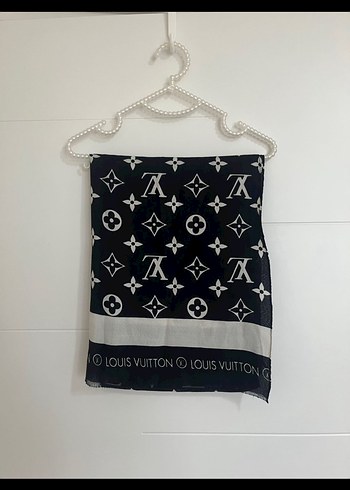 Diğer Louis Vuitton fular