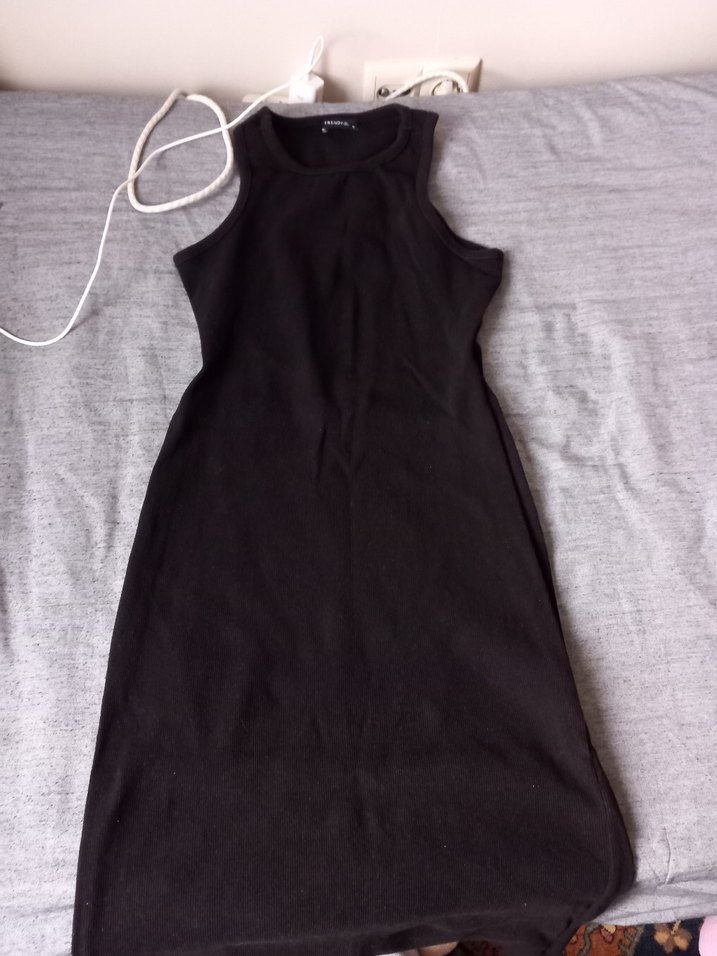 Siyah Yüksek Yakalı Kolsuz Uzun Elbise - Görsel 3