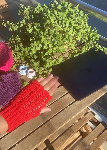 Bohem Tarz Kırmızı Örgü Parmaksız Eldiven - Görsel 3