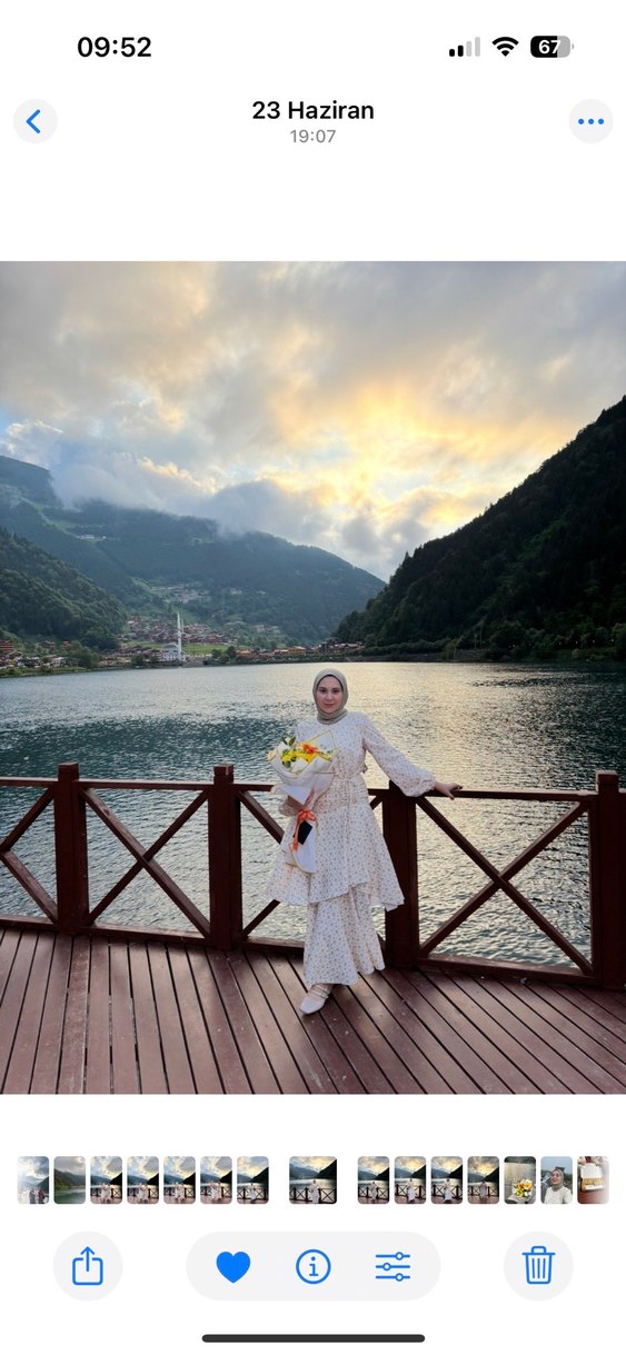 çiçek Desenli Tesettür Elbise - Görsel 2