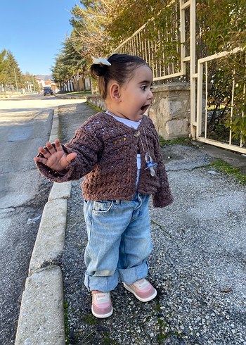 Kahverengi Örgü Kız Çocuk Hırkası