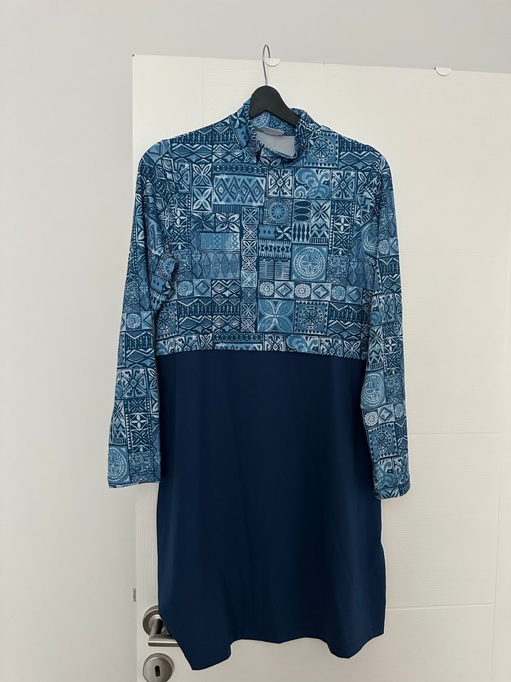 Uzun Kollu Lacivert Bağlama Desenli Tesettür Mayo - Görsel 2