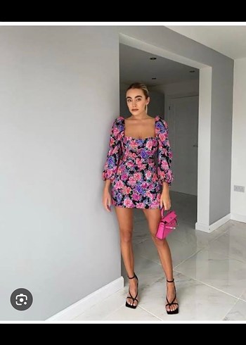 Zara Pembe Mor Çiçekli Mini Elbise