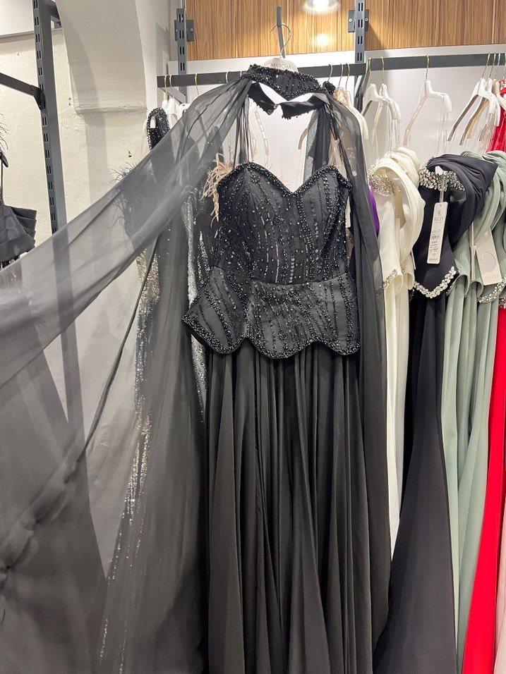 Siyah Straplez Uzun Gotik Kadın Elbise - Görsel 3