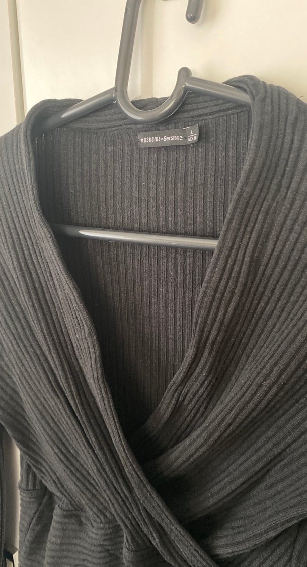 Bershka Siyah V Yakalı Triko Kadın Bluz - Görsel 2