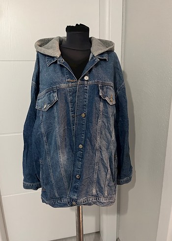 Gri Kapüşonlu Düğmeli Denim Ceket