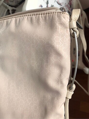  Beden Askılı Calvin Klein Çanta
