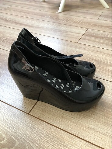 Melissa Mel by melissa siyah dolgu topuk ayakkabı