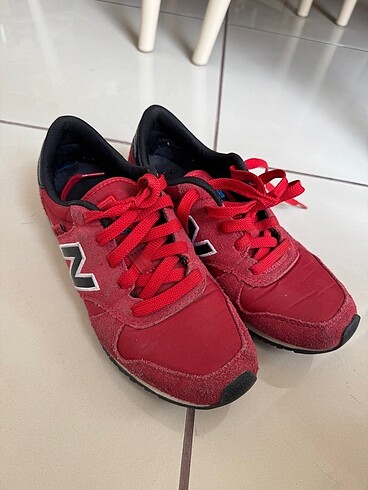 36 Beden kırmızı Renk New Balance Spor Ayakkabı