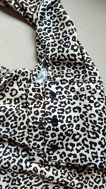 Quzu marka kadın leopar desenli saten elbise - Görsel 4