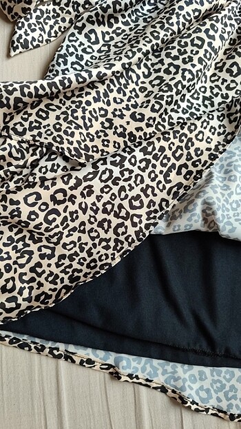 Quzu marka kadın leopar desenli saten elbise - Görsel 6