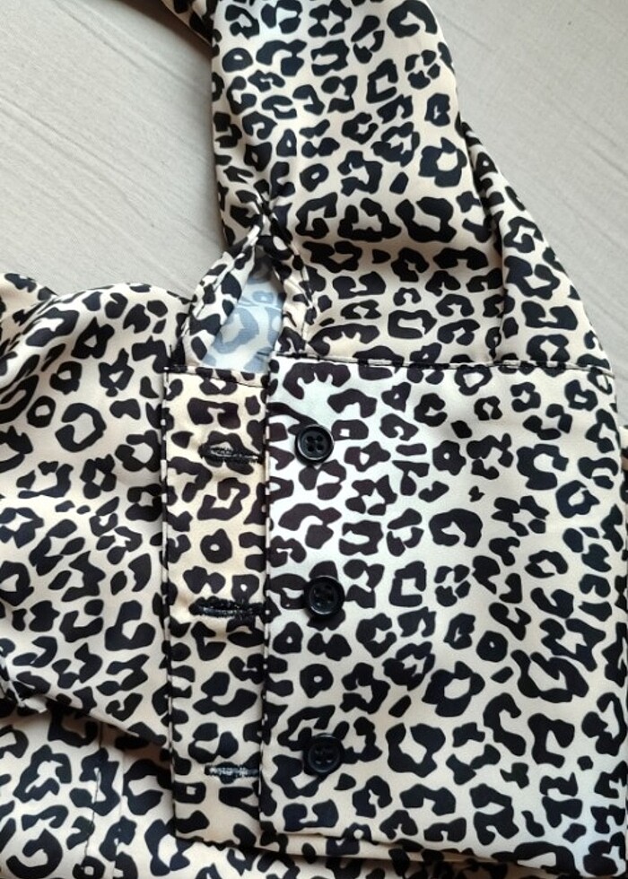 Quzu marka kadın leopar desenli saten elbise - Görsel 4