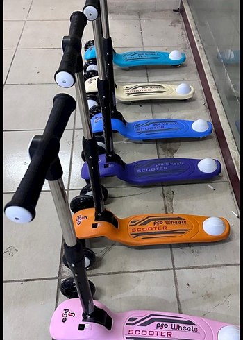 ÇOCUKLAR İÇİN IŞIKLI DAYANIKLI SCOOTER - Görsel 6