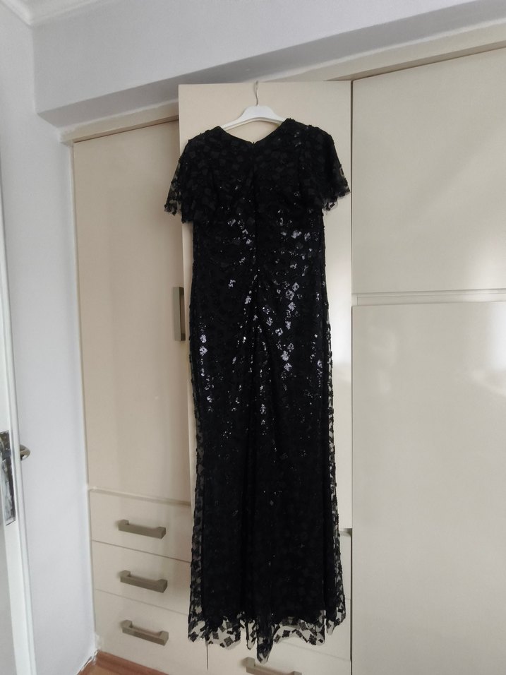 Siyah Pul Detaylı Uzun Gotik Abiye Elbise - Görsel 2