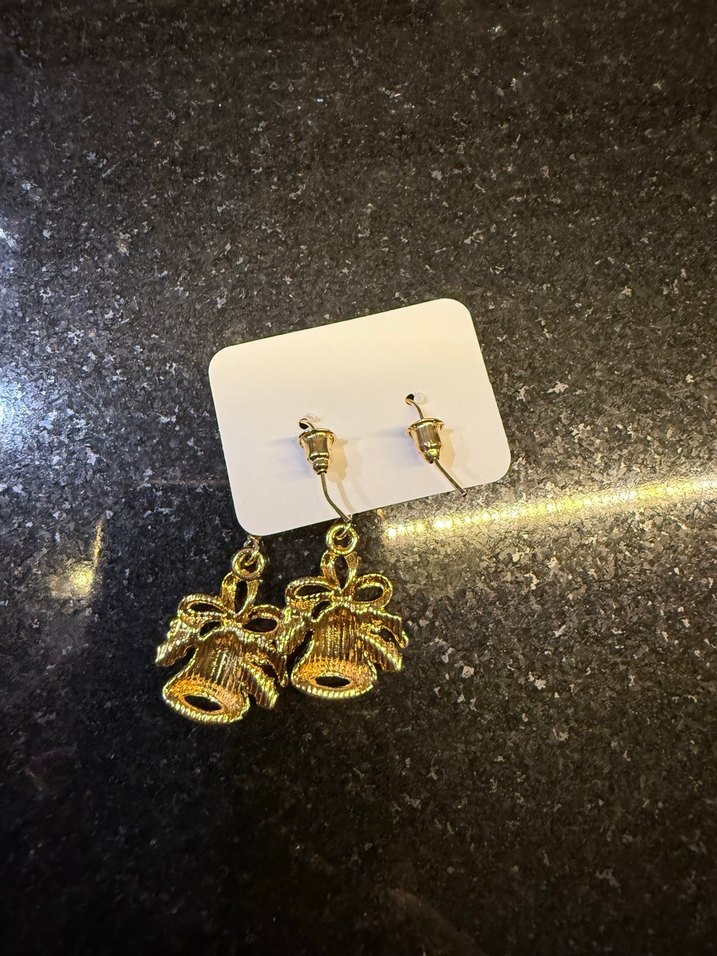 Kırmızı Boncuklu Mini Çan Küpeler - Görsel 2