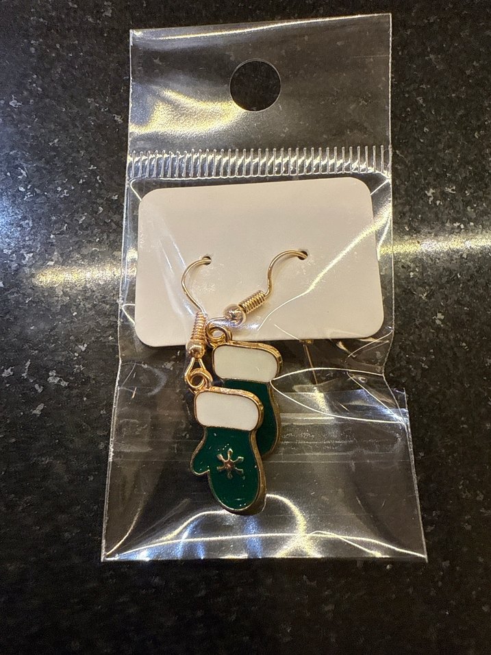 Kış Temalı Yeşil Eldiven  Mini Küpe - Görsel 3