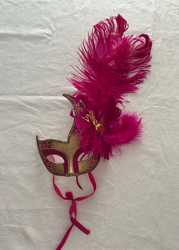 Pembe Tüylü Kadın Maskesi