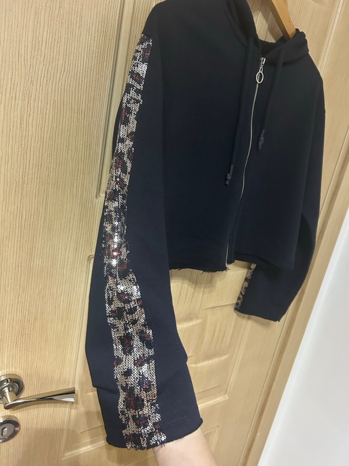 Crop Kapüşonlu Hırka - Görsel 3