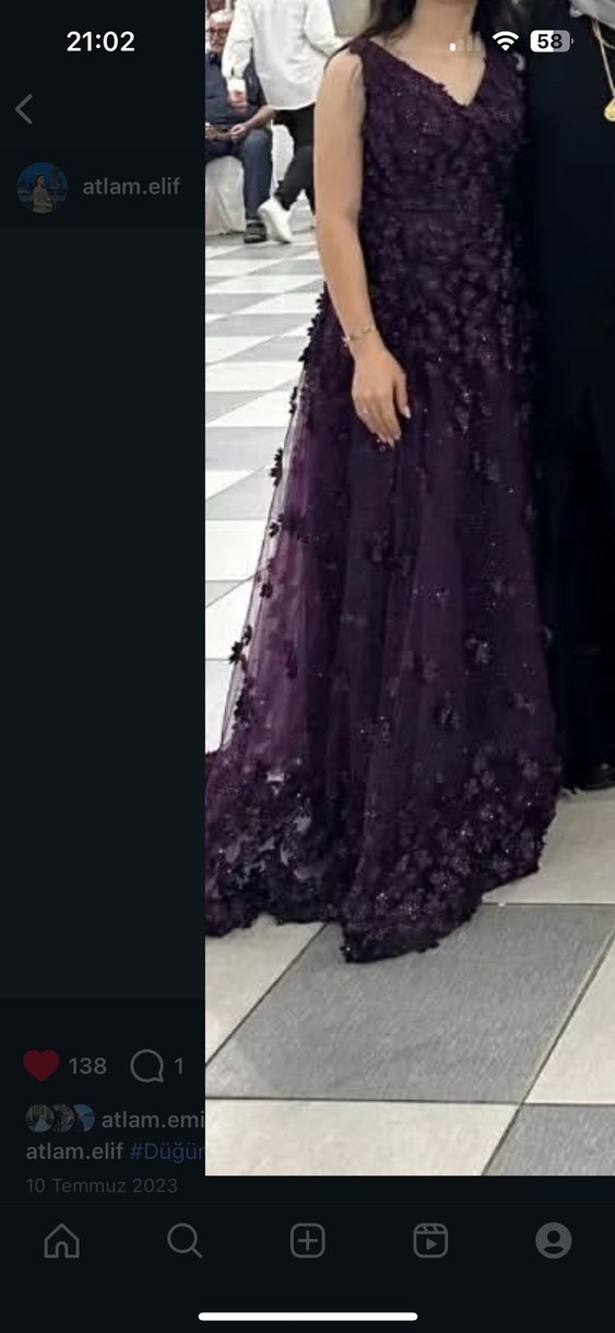 Mor Dantel Nakışlı V Yakalı Midi Elbise - Görsel 2