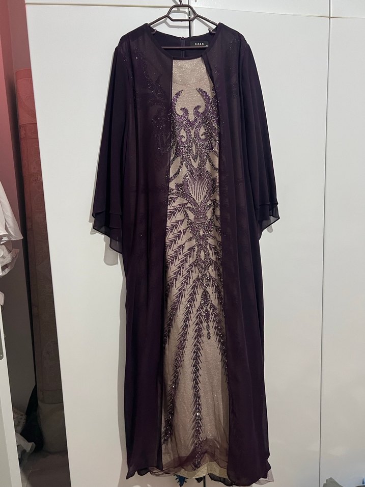 Uzun Kollu, İşlemeli Mor Abiye Elbise - Görsel 3