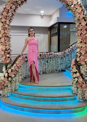 Pembe Straplez Drapeli Uzun Abiye Elbise