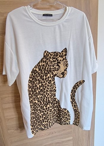 Beyaz Leopar Baskılı Sokak Stili Kedi Kıyafeti - Görsel 2